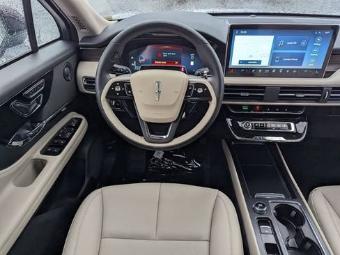 New 2026 Lincoln Corsair Reserve image 13