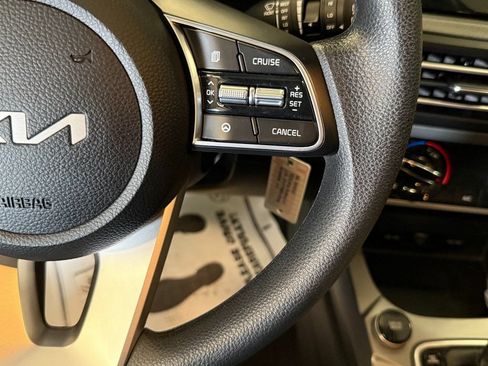 Used 2023 Kia Seltos LX AWD/4WD image 11