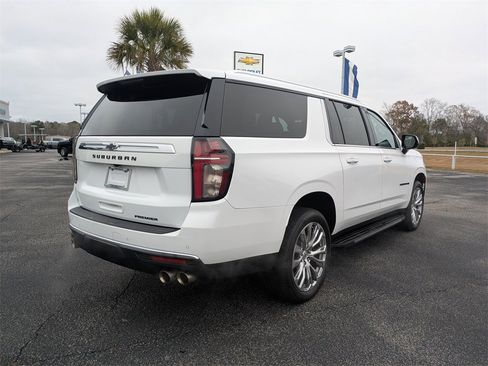 Used 2022 Chevrolet Suburban Premier image 4