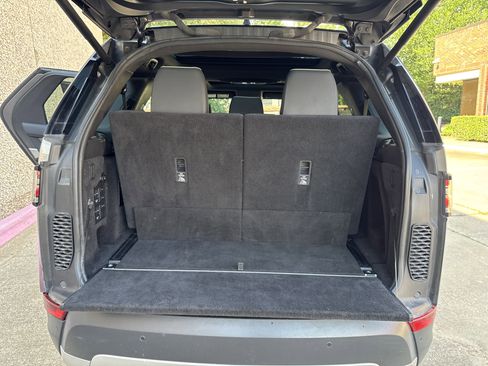 Used 2017 Land Rover Discovery HSE AWD/4WD image 31