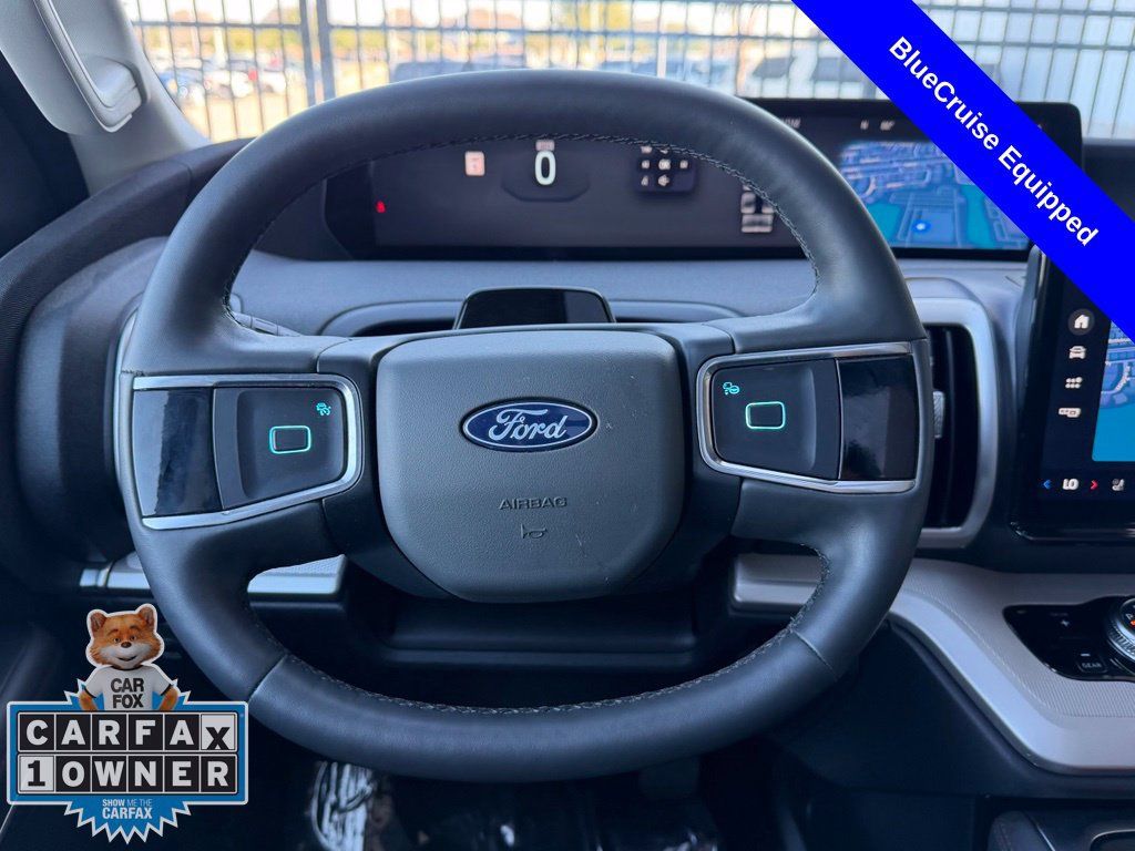 Used 2025 Ford Expedition Active AWD/4WD image 13
