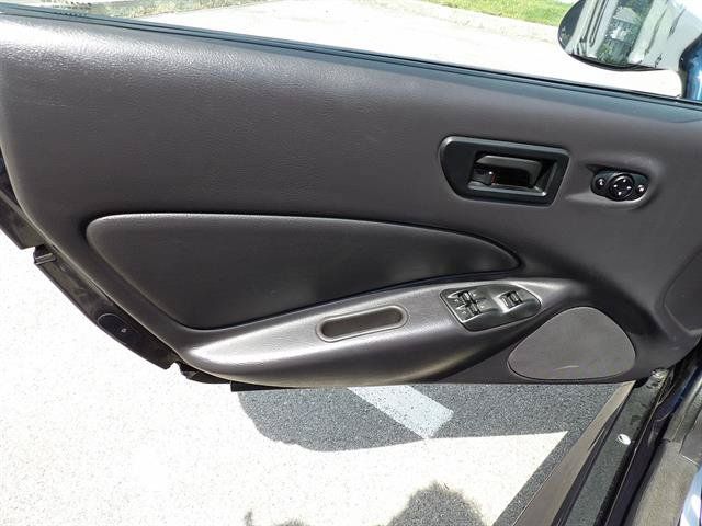 Used 2001 Chrysler Prowler RWD image 12