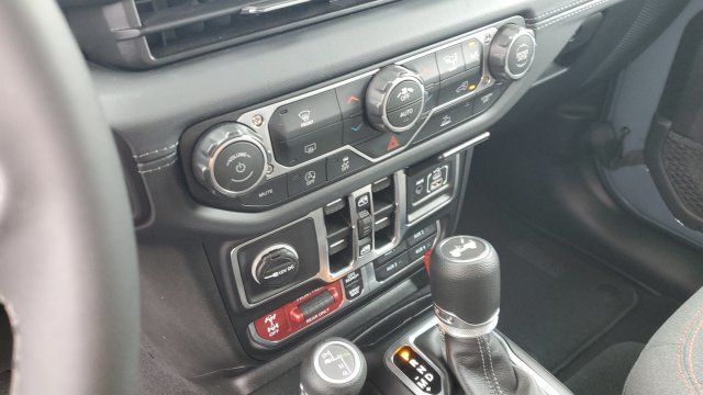 Used 2026 Jeep Wrangler Unlimited Rubicon AWD/4WD image 15