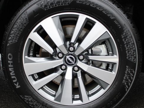 Certified 2024 Nissan Pathfinder SL image 10