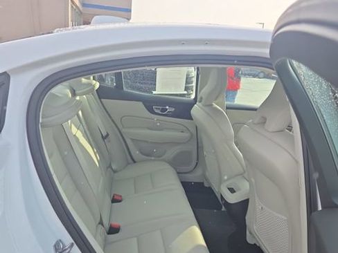 Used 2019 Volvo S60 T5 Momentum w/ Premium Package image 29