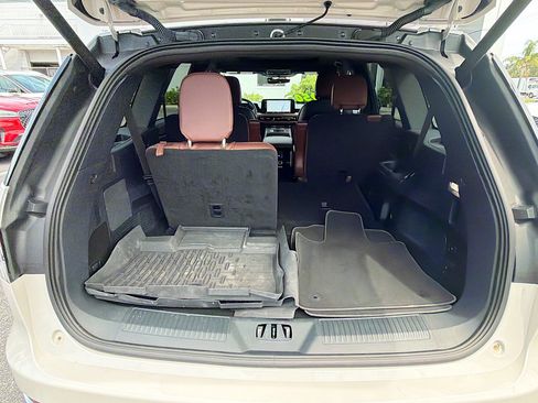 Used 2025 Lincoln Aviator Reserve w/ Illumination Package RWD image 27