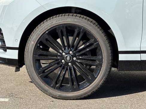 New 2026 Land Rover Range Rover Velar Dynamic SE image 33