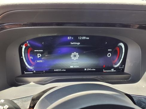 Certified 2024 Nissan Pathfinder Platinum AWD/4WD image 16
