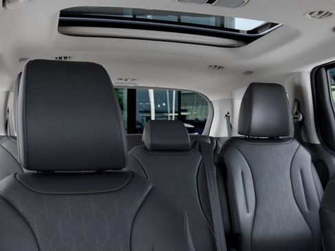 New 2026 Kia Carnival SX FWD image 27