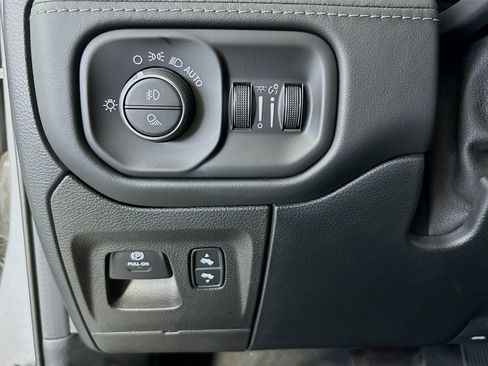 Used 2022 RAM 1500 Limited AWD/4WD image 10