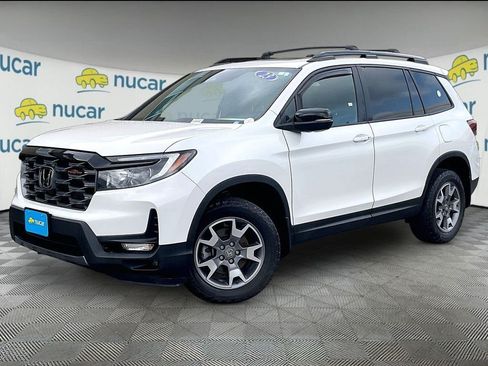 Used 2023 Honda Passport TrailSport image 3
