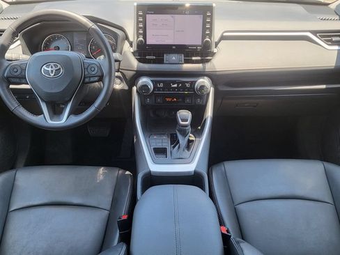 Used 2022 Toyota RAV4 XLE Premium AWD/4WD image 5