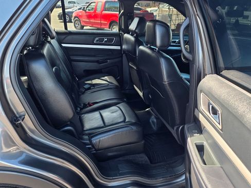 Used 2017 Ford Explorer XLT w/ Equipment Group 202A image 27