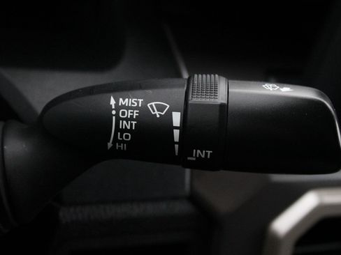 Used 2025 Toyota Tacoma SR5 AWD/4WD image 30