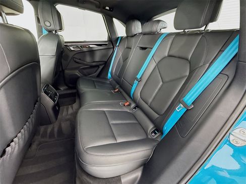 Used 2023 Porsche Macan Turbo image 25