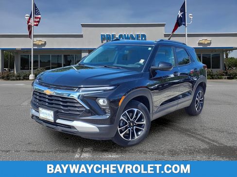 Used 2024 Chevrolet TrailBlazer LT w/ Driver Confidence Package FWD image 1
