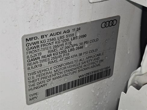 Certified 2025 Audi Q3 2.0T Premium w/ Convenience Package image 33