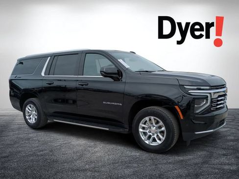 Used 2025 Chevrolet Suburban LT AWD/4WD image 1