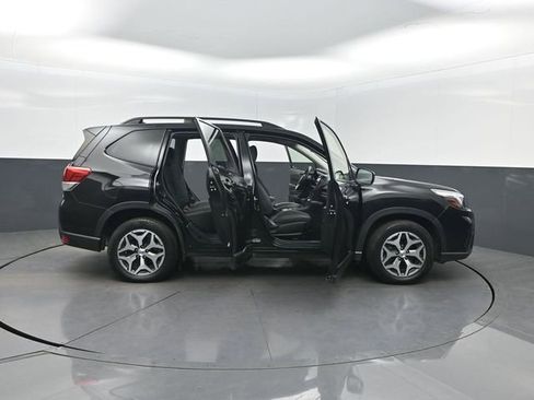 Used 2020 Subaru Forester Premium AWD/4WD image 39