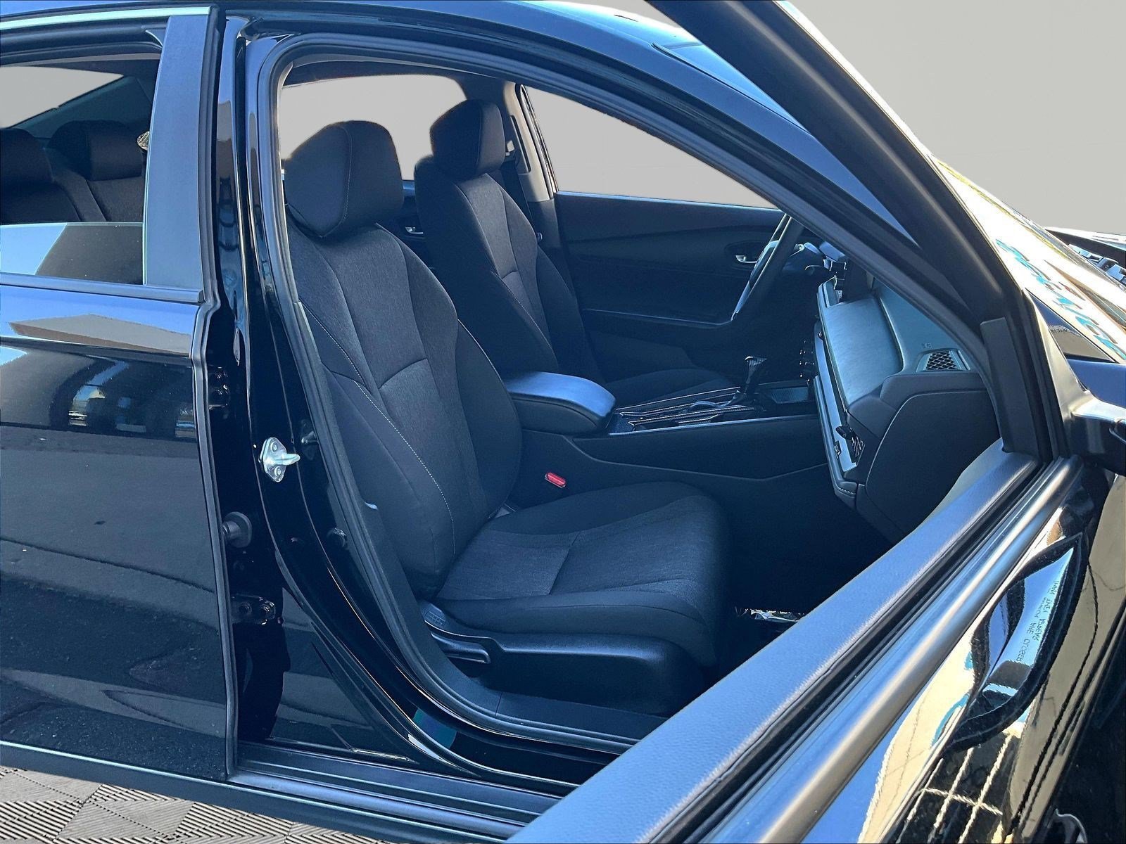 Used 2025 Honda Accord LX image 26