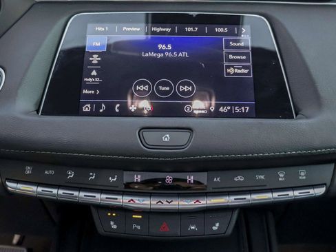 Used 2022 Cadillac XT4 Luxury w/ Cold Weather Package image 21