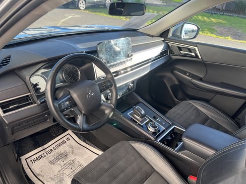 Used 2024 Mitsubishi Outlander SE image 6