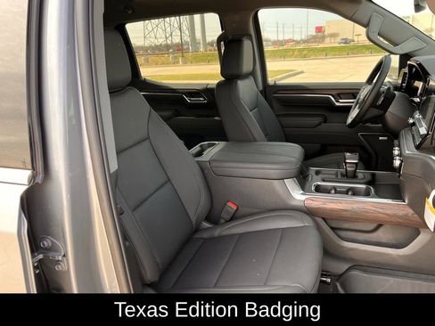 New 2026 GMC Sierra 1500 SLT image 25