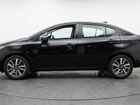 Used 2025 Nissan Versa SV FWD image 5