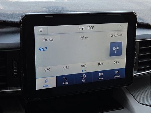 Used 2021 Ford Explorer XLT w/ Equipment Group 202A RWD image 19