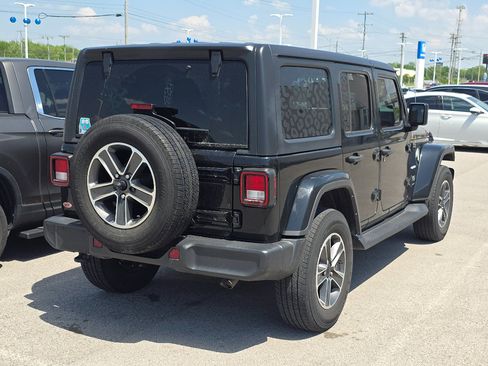 Used 2023 Jeep Wrangler Sahara w/ Cold Weather Group AWD/4WD image 4