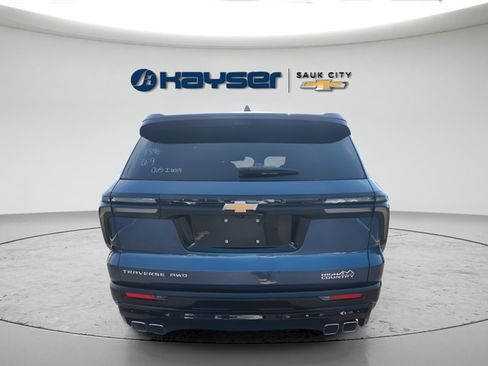 Used 2026 Chevrolet Traverse High Country w/ LPO, Floor Liner Package AWD/4WD image 3