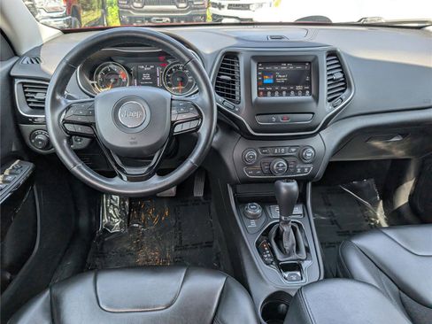 Used 2020 Jeep Cherokee Latitude Plus AWD/4WD image 19