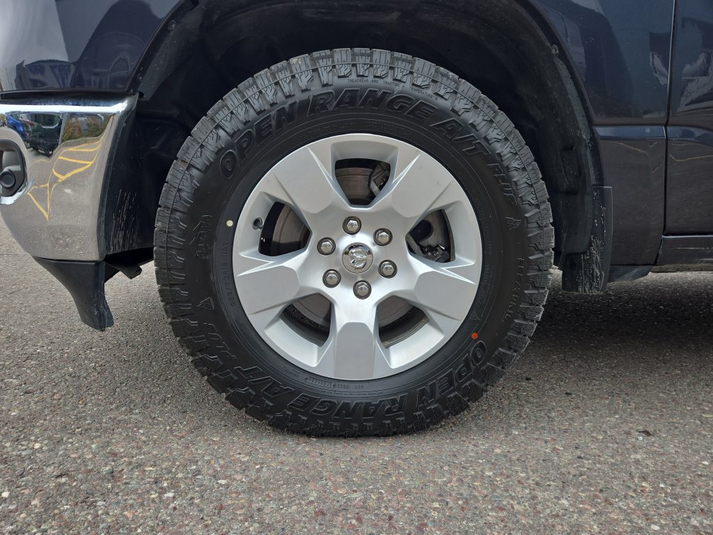 Used 2020 RAM 1500 Big Horn AWD/4WD image 10