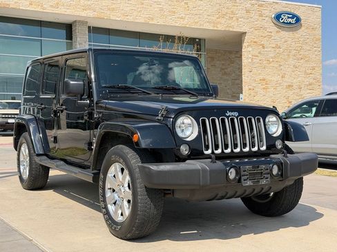 Used 2016 Jeep Wrangler Unlimited Sahara w/ Connectivity Group AWD/4WD image 20