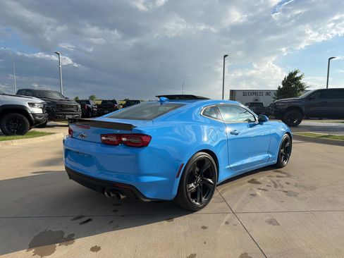 Used 2023 Chevrolet Camaro LT w/ Technology Package RWD image 5