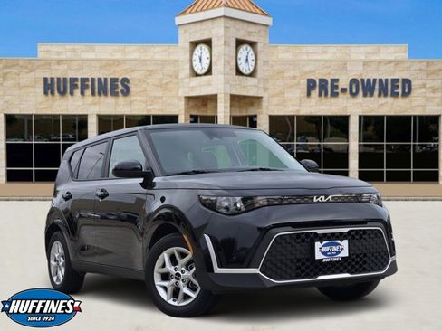 Certified 2025 Kia Soul LX image 1