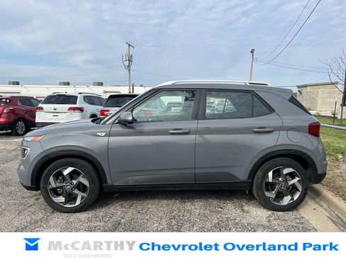 Used 2020 Hyundai Venue SEL w/ Convenience + Premium Package image 7