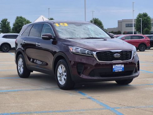 Used 2019 Kia Sorento FWD image 4
