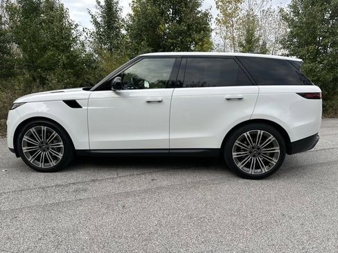 Used 2024 Land Rover Range Rover Sport SE image 8