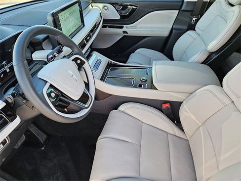 New 2026 Lincoln Aviator Reserve image 12