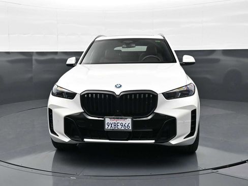 Used 2026 BMW X5 xDrive50e w/ M Sport Package AWD/4WD image 2