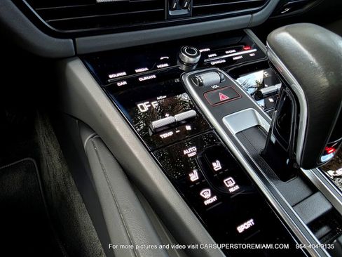 Used 2019 Porsche Cayenne image 51