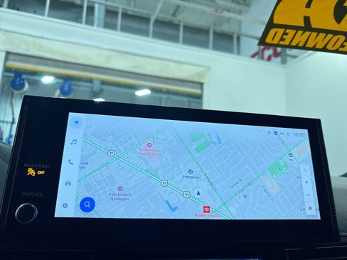 Used 2025 Toyota Sienna Limited image 25