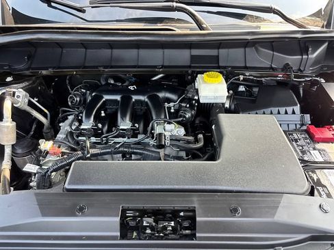 Used 2024 Nissan Pathfinder SV FWD image 34