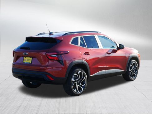 Used 2024 Chevrolet Trax RS w/ Driver Confidence Package image 7