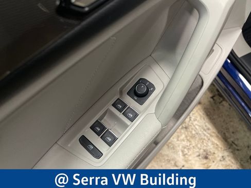 Certified 2024 Volkswagen Tiguan SE w/ Panoramic Sunroof Package AWD/4WD image 18