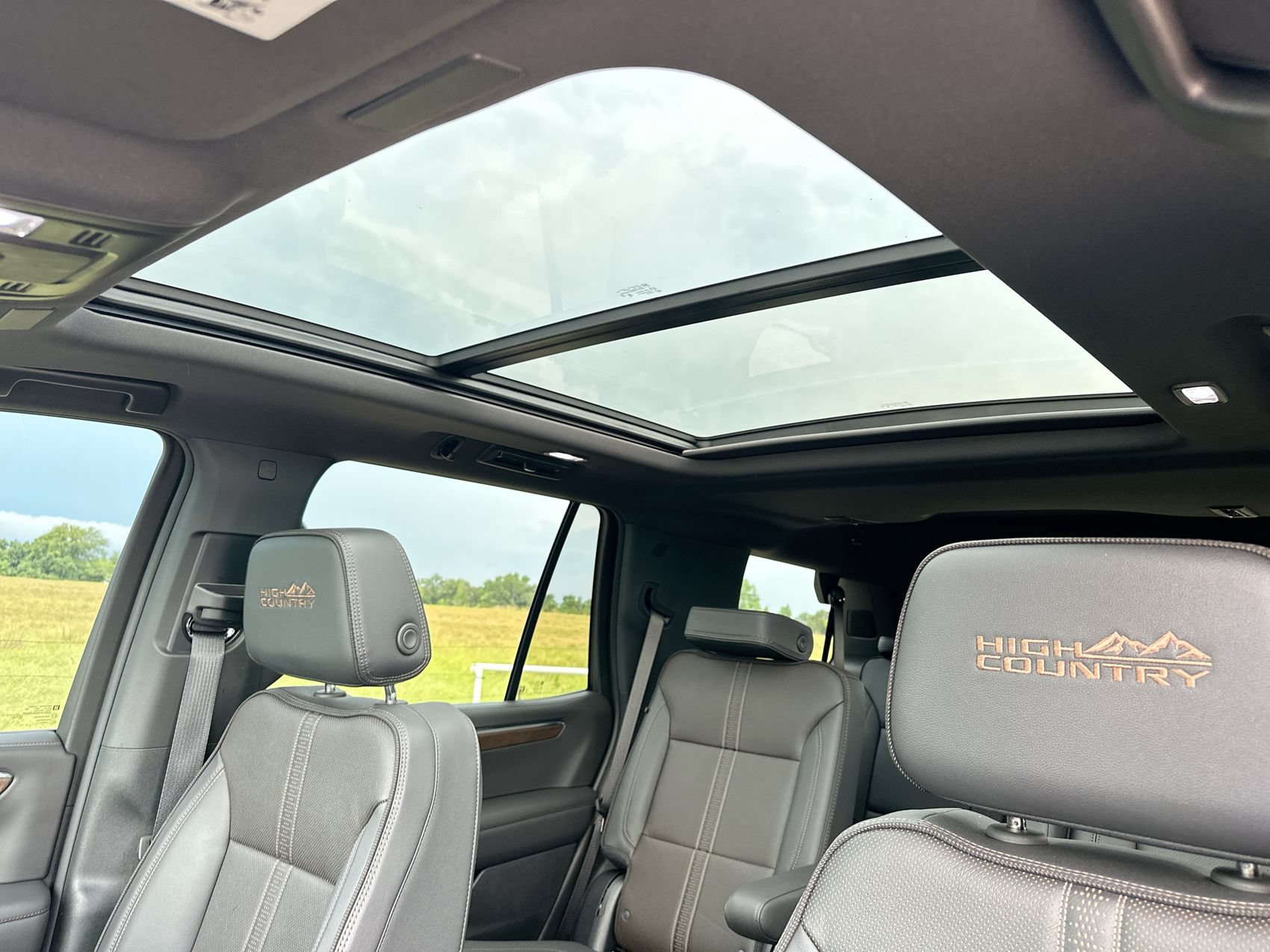Used 2025 Chevrolet Tahoe High Country AWD/4WD image 24