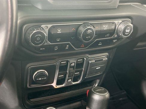 Used 2022 Jeep Gladiator Sport image 15