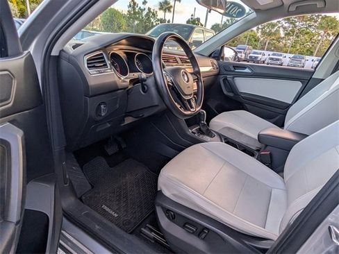 Used 2019 Volkswagen Tiguan SE image 6