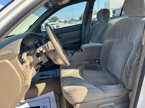 Used 2001 Buick Century Custom w/ Premium Pkg FWD image 27